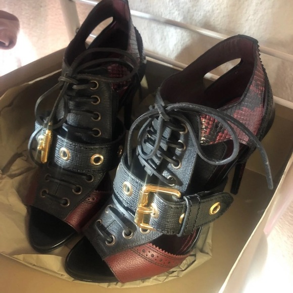 Runway Link 100 Red Snakeskin Stiletto Booties - Picture 3 of 8